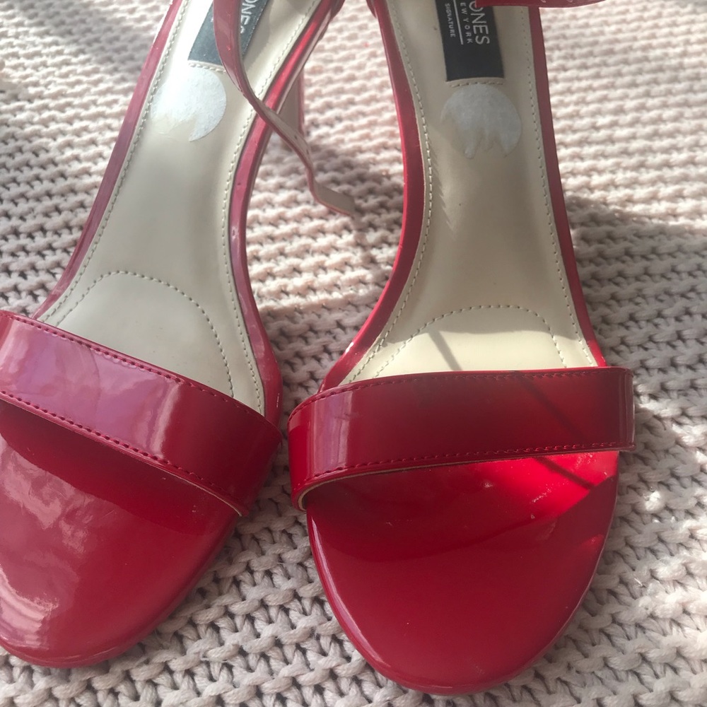 Bundle of two shoes nine ouest and red sandals by Jones New York both size 81/2